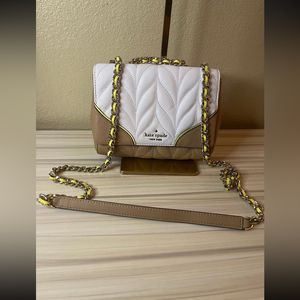 🛍️NWOT Kate Spade White and Tan Quilted Shoulder Bag